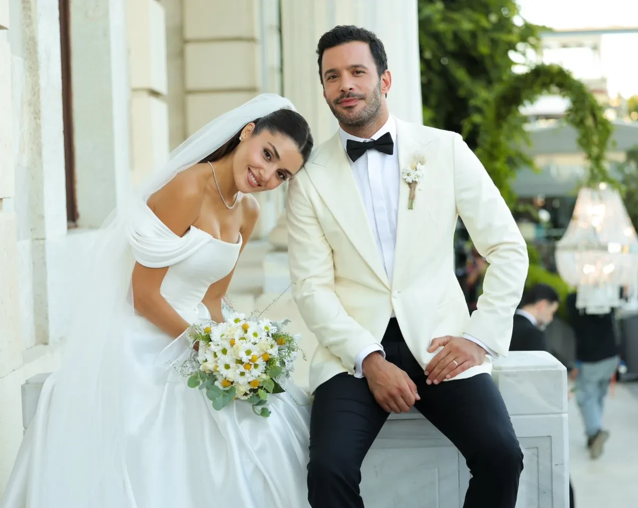 Aşk ve Gözyaşı dizisinde Barış Arduç ve Hande Erçel'den yeni kareler