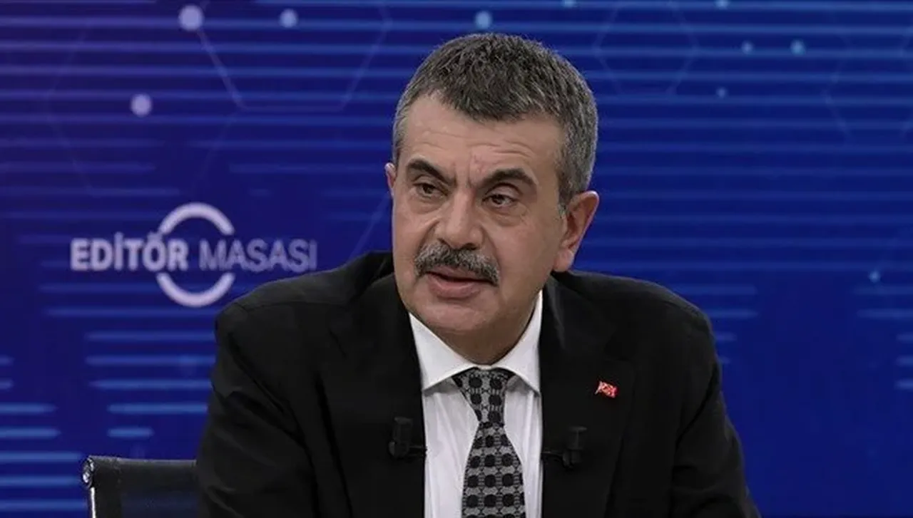 Bakan Tekin'den eğitimde tarihi hamle açıklaması! 12 yıllık zorunlu eğitim kısalacak mı?