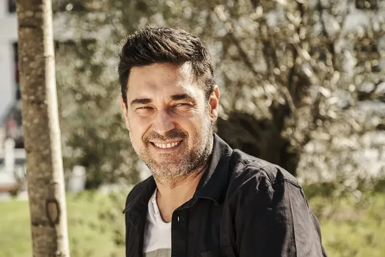 Burak Hakkı İstanbul'u terk etti, köy hayatıyla merak konusu oldu 