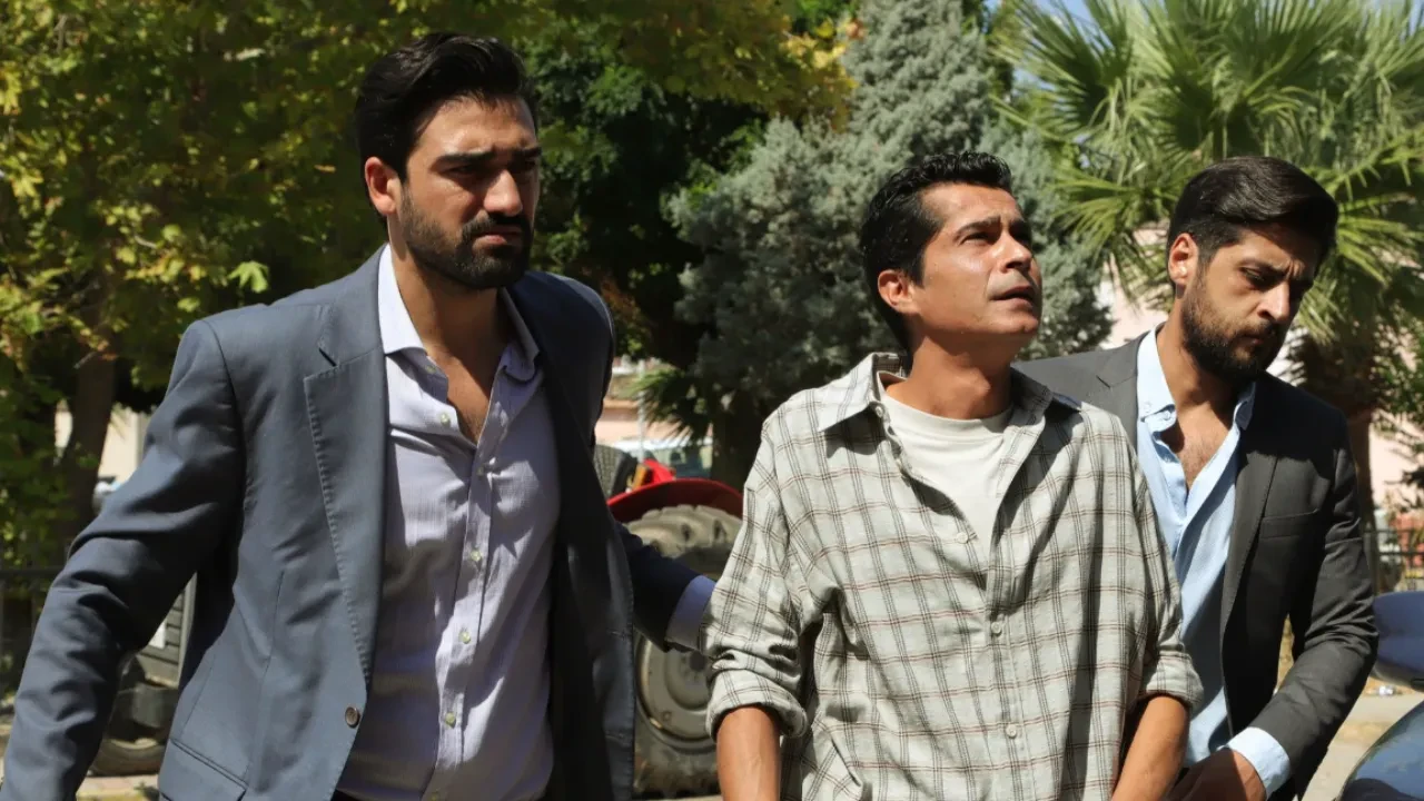 Cennetin Çocukları dizisine Ali Gözüşirin ve Ecem Çalhan’dan tepki pozu geldi 