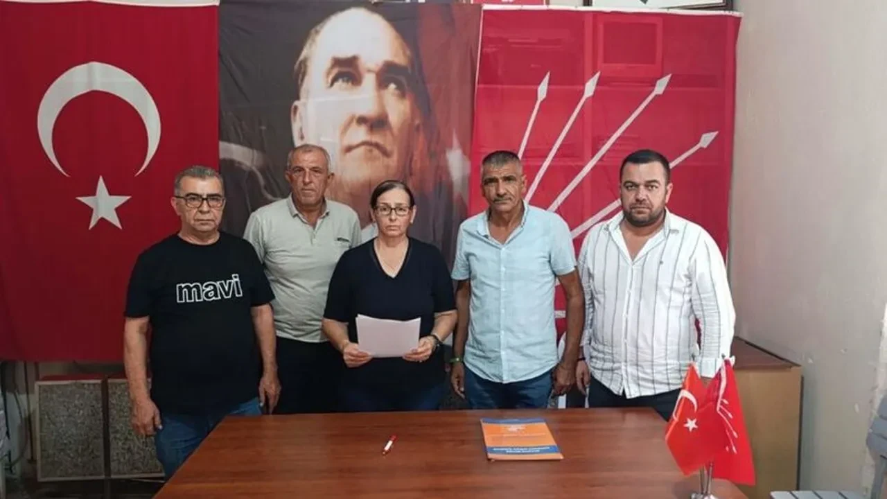 CHP'de istifa depremi! Topluca görevi bıraktılar