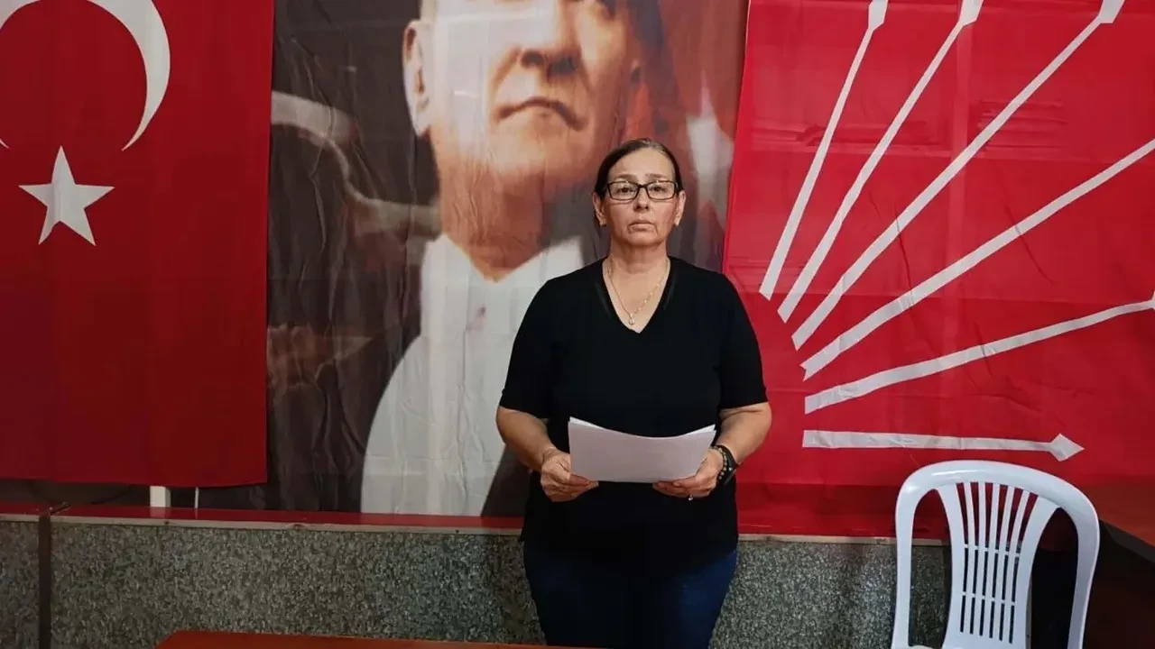 CHP'de istifa depremi! Topluca görevi bıraktılar
