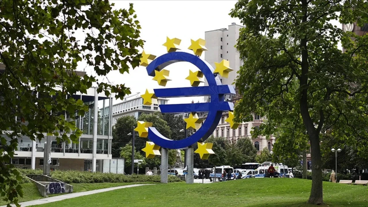 Euro Bölgesi ikinci çeyrekte büyüdü