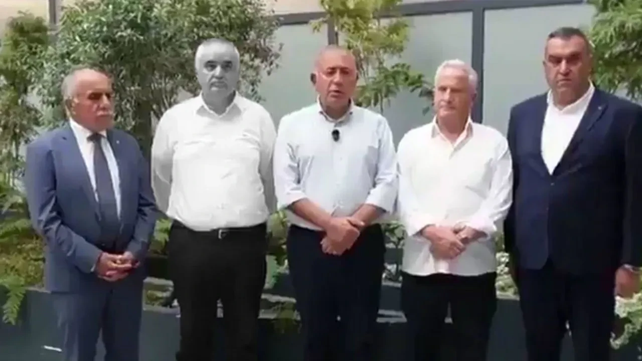 Hasan Babacan heyetten çekiliyor! Yeni CHP İstanbul Yönetimi toplanmadan dağılmaya başladı 