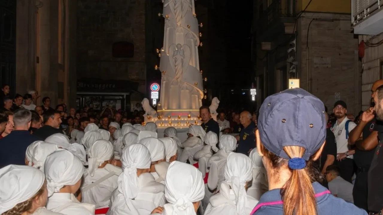 İki Türk vatandaşı tutuklandı! Dini festival öncesi saldırı iddiası
