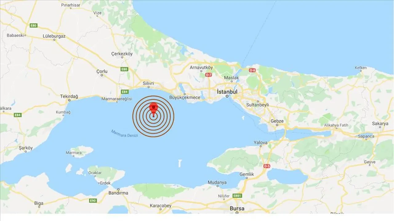 Marmara ve Ege Denizi'nde peş peşe deprem!
