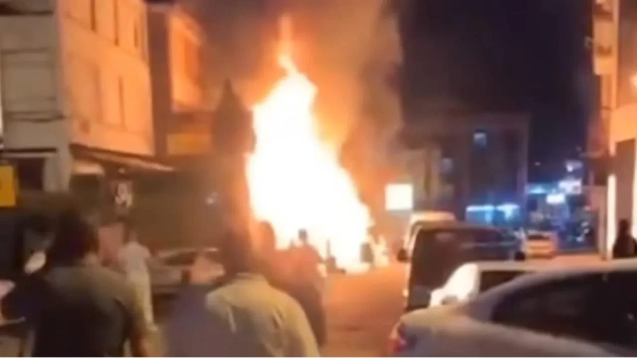 Kırşehir’de hırdavat dükkanı alev alev yandı!