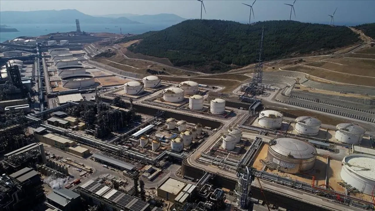 Şahbazov ve Bayraktar Aliağa’daki enerji üssünde buluştu