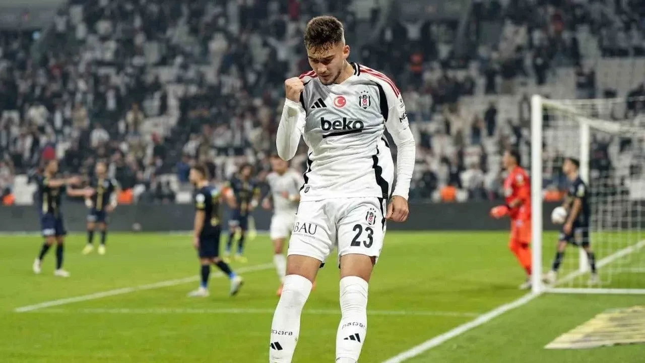 /spor/trabzonsporda-ernest-muci-transferi-icin-geri-sayim-basladi-3246771