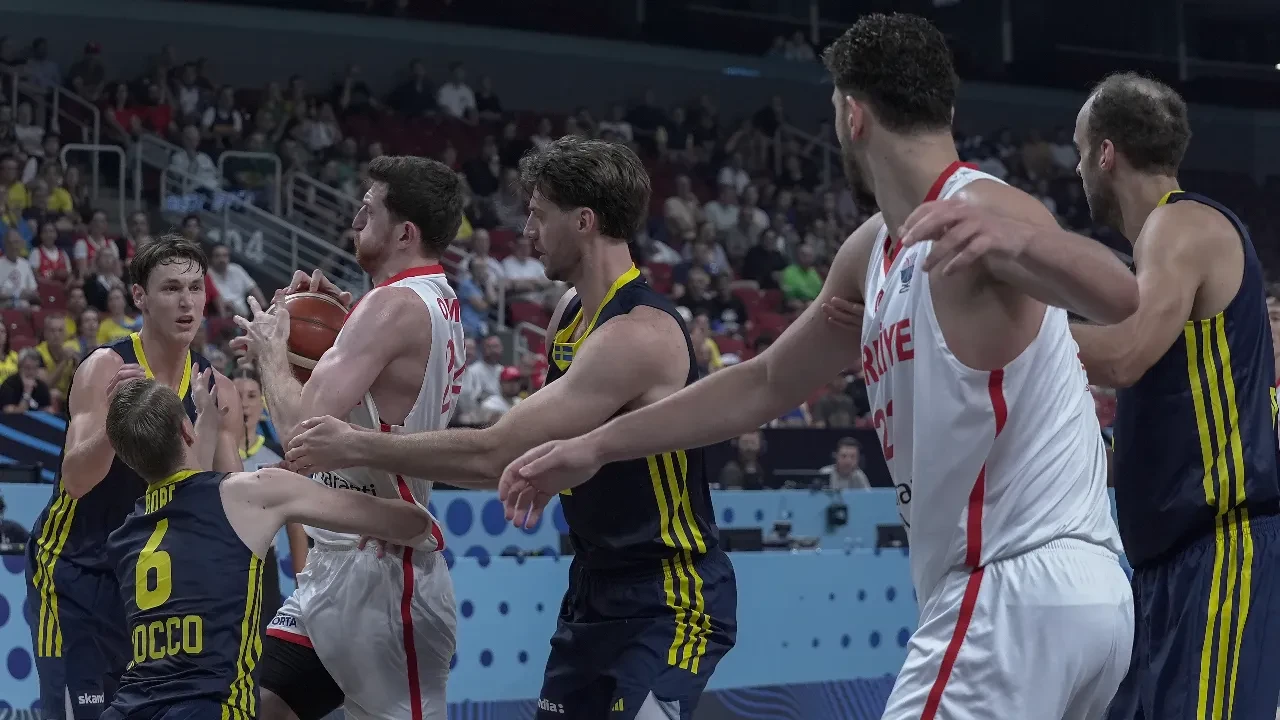 12 Dev Adam fırtına gibi: EuroBasket’te çeyrek finale yükseldi
