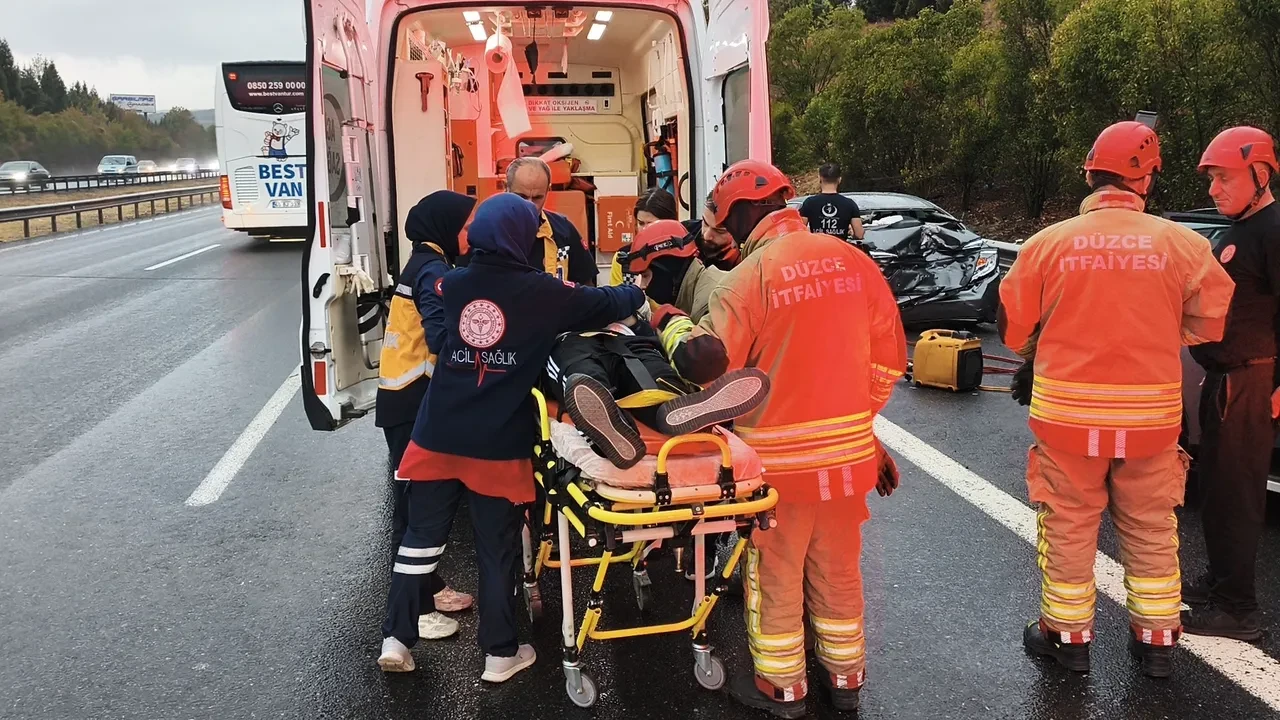 Anadolu otoyolunda feci kaza: 5 yaralı