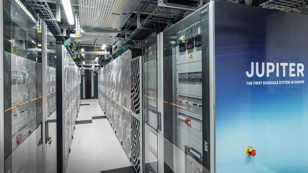 Avrupa’nın en hızlısı! Bir milyon akıllı telefona eşdeğer süper bilgisayar 'Jupiter'