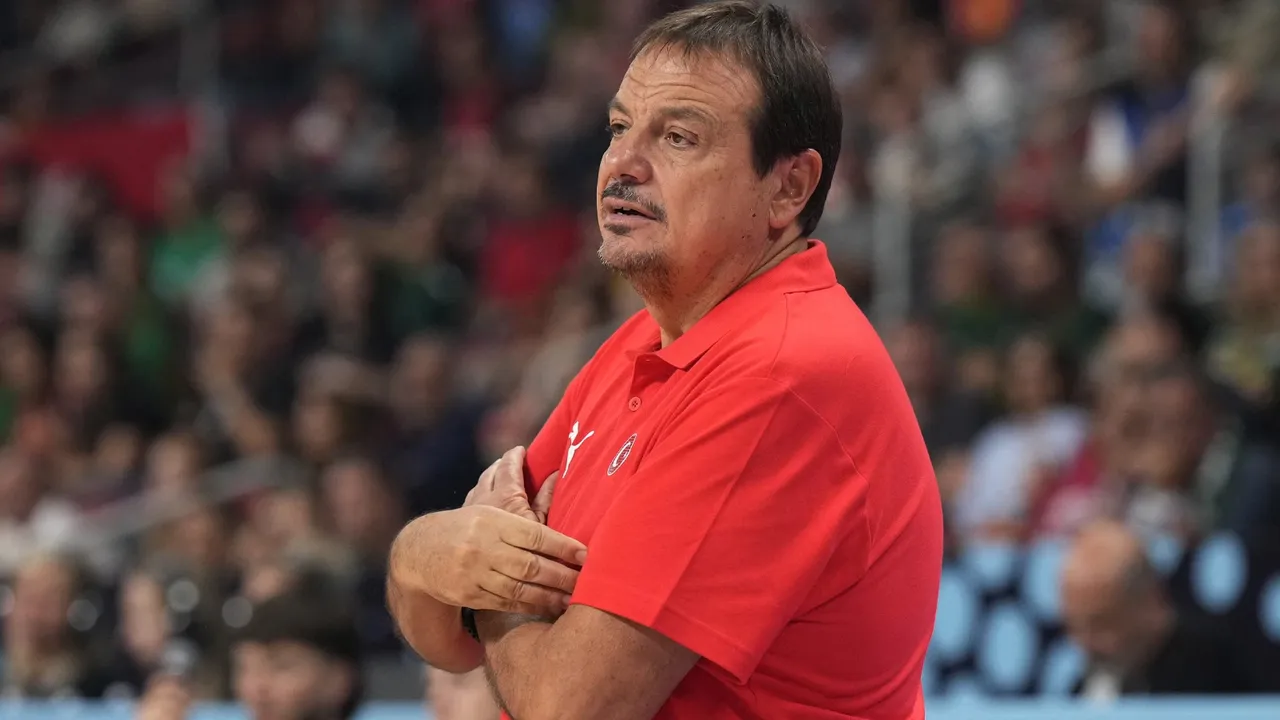 Ergin Ataman ateş püskürdü! Eurobasket 2025'teki zafer sonrası röportajda tepki gösterdi: 'Saçmalık'