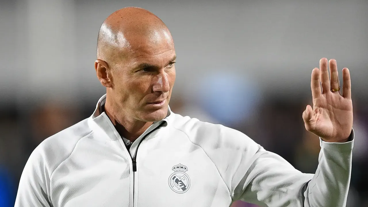 Fenerbahçe Zidane ile anlaşmaya vardı! Ali Koç'tan bir bomba transfer daha