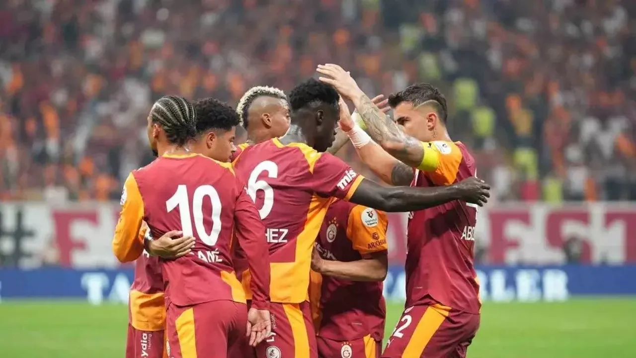 Frankfurt taraftarı Galatasaray'ı hedef aldı! Yayınladıkları saygısızca açıklama sosyal medyayı salladı