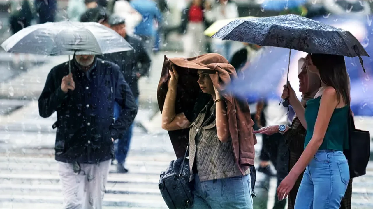 Havada sağanak alarmı! Meteoroloji saat vererek uyardı: Sel ve su baskınlarına dikkat