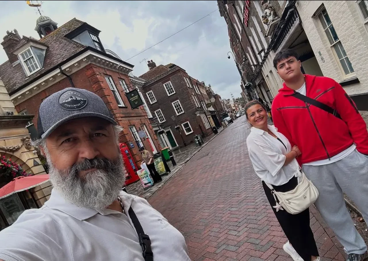 Oyuncu babanın oyuncu oğlu geliyor! Mehmet Özgür'ün gurur günü 