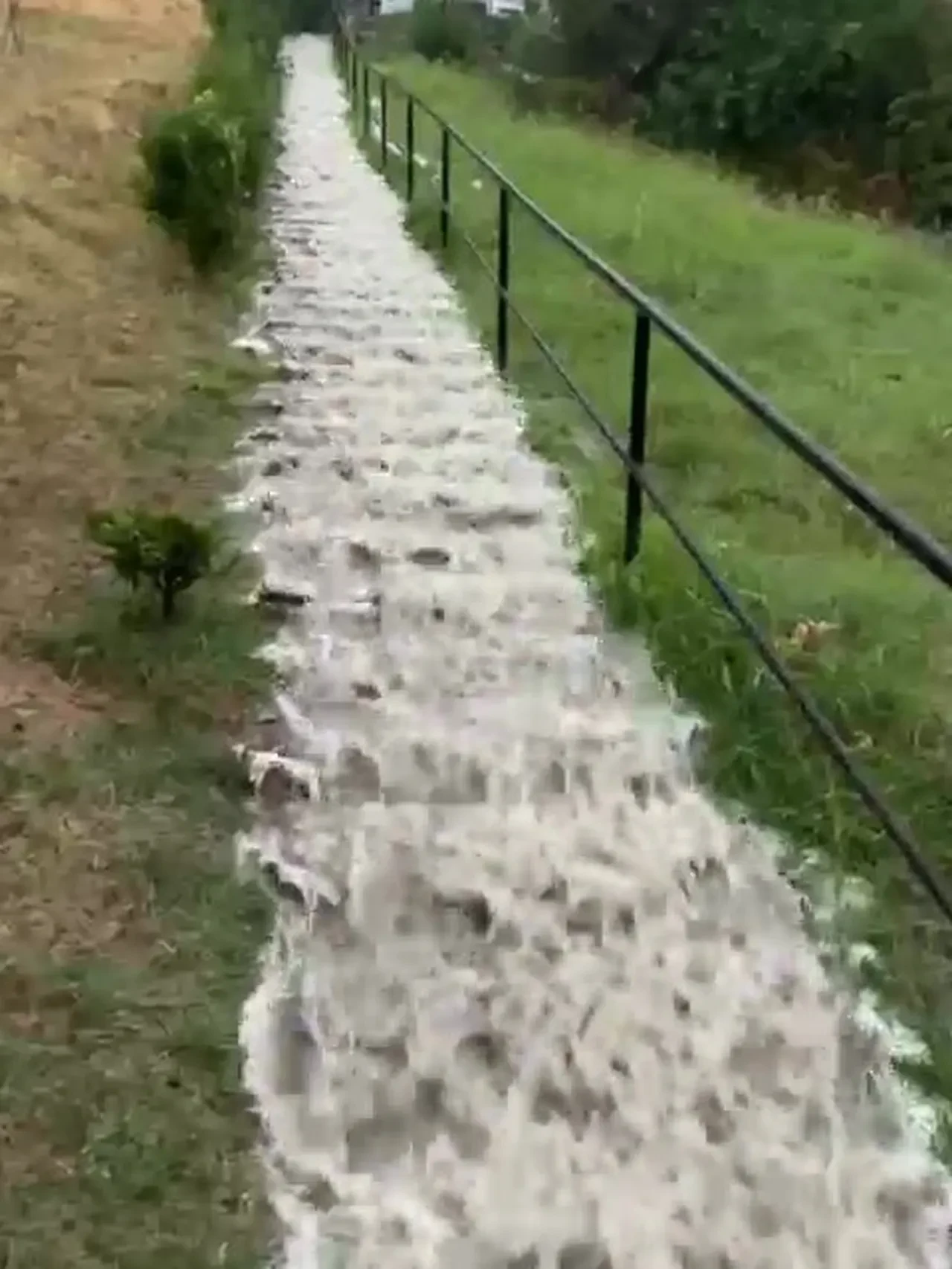 Sağanak yağış hayatı felç etti! Birçok il sele teslim oldu