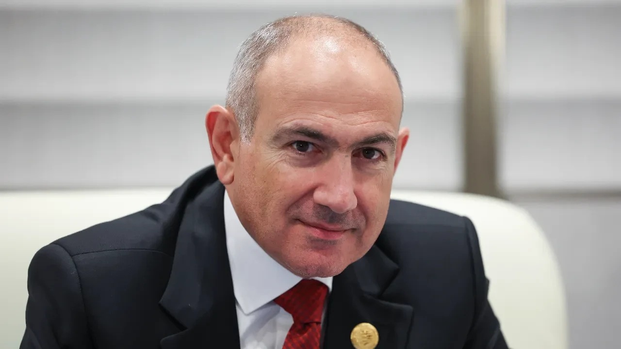 Yıllar sonra bir ilk! Paşinyan'ın uçağı Azerbaycan hava sahasını kullandı