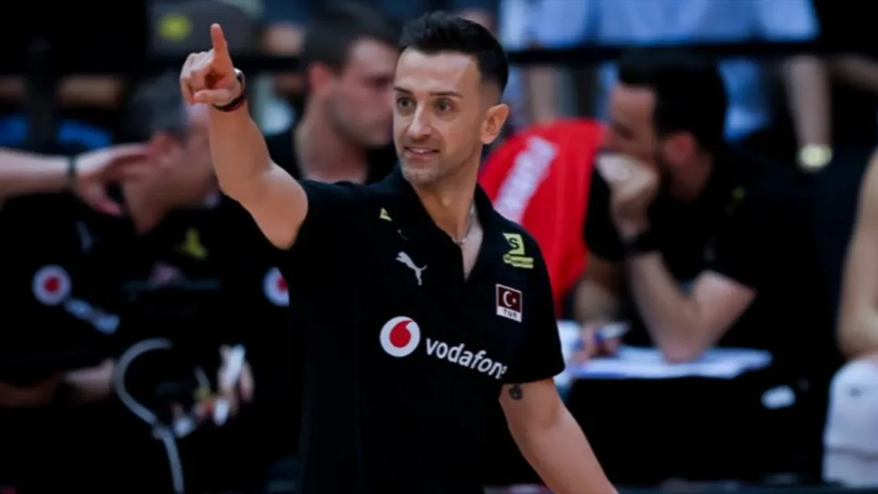 A Milli Kadın Voleybol takımı başantrenörü Daniele Santarelli kimdir nereli?