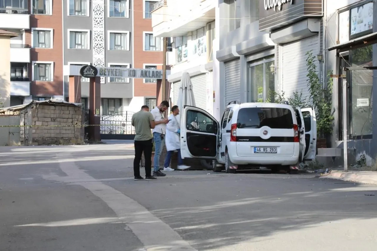 Arabada kanlı infaz! 2 kardeş kurşun yağmuruna tutuldu