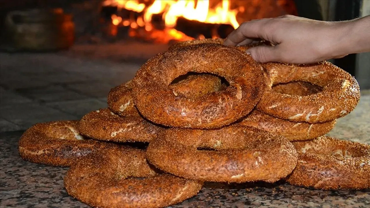 Çaydan sonra simit fiyatlarına da zam geldi