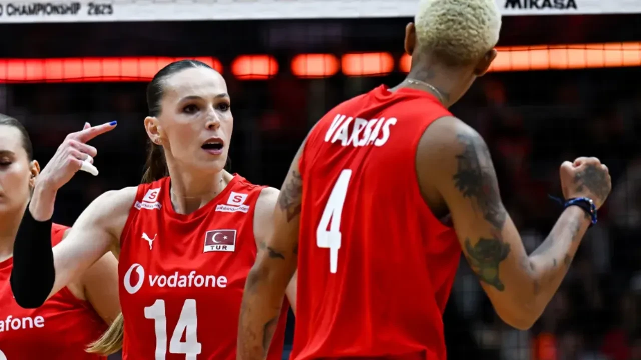 Eda Erdem ve Melissa Vargas 