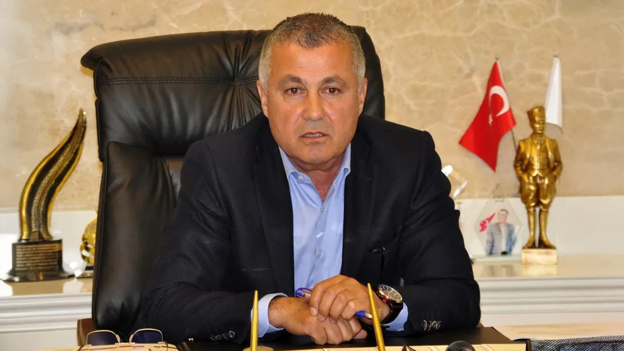 Eski Manavgat Belediye Başkanı Şükrü Sözen yurt dışına çıkarken gözaltına alındı