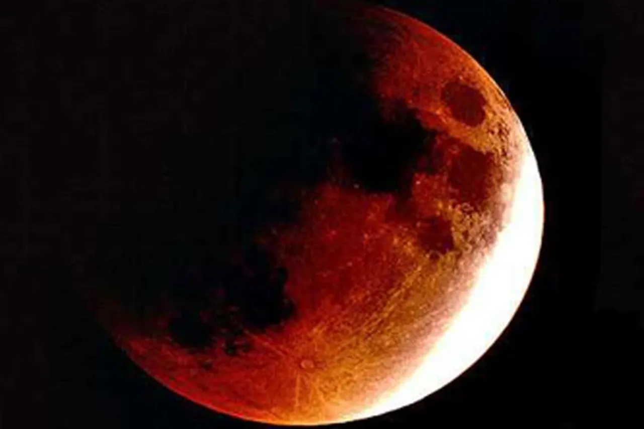 Kanlı Ay tutulması depremi tetikler mi? Sosyal medyada artan iddialara uzmanı cevap verdi