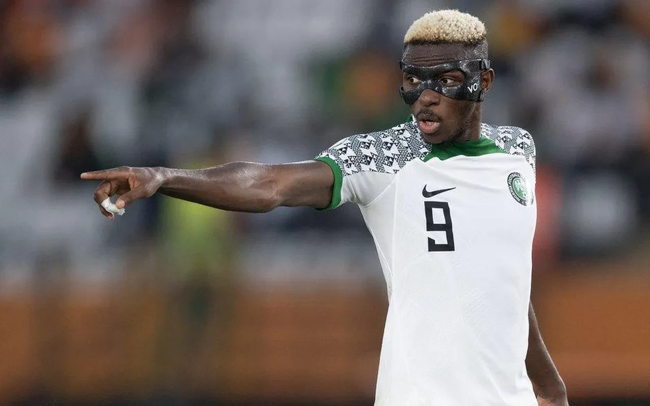 Osimhen'den kötü haber! Milli maçta sakatlanmıştı, kritik maçta yok