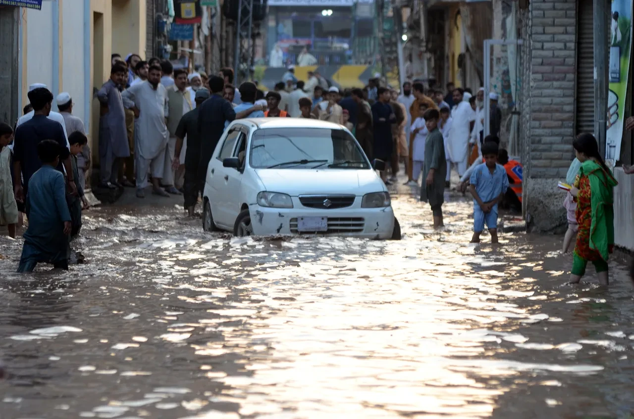 Pakistan'daki sel felaketinde can kaybı korkunç boyuta ulaştı
