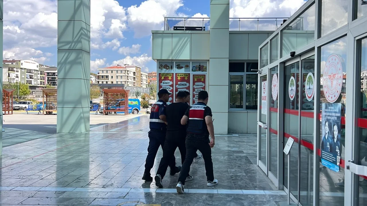 Trafikte şerit tartışması kanlı bitti: Durduramadığı araca ateş etti