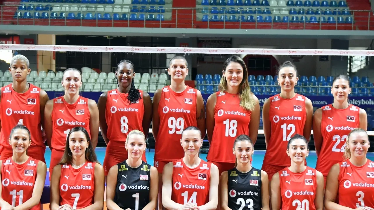 Türkiye İtalya voleybol maçı nerede oynanıyor, hangi ülkede? Filenin Sultanları Dünya Voleybol Şampiyonası final maçı başladı