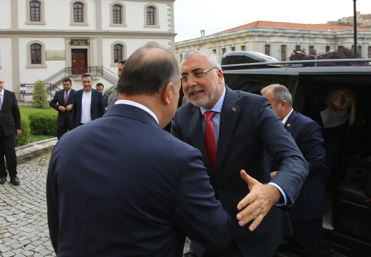 Türkiye Yüzyılı buluşmaları Kastamonu’da: Bakan Işıkhan yatırımları değerlendirdi