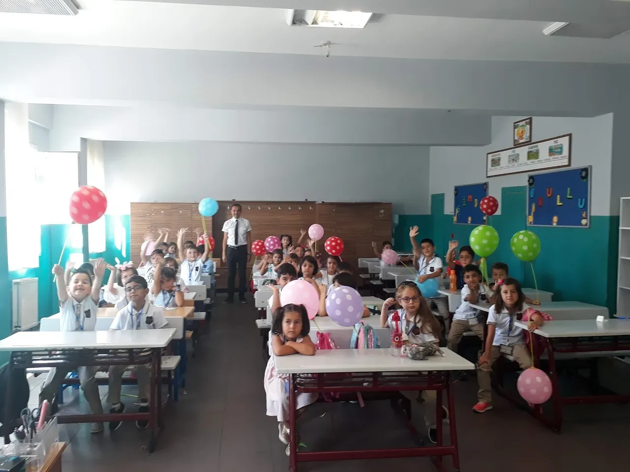 Yaz tatili sona eriyor, okullar açılıyor! 20 milyon öğrenci formalarla geri dönüyor
