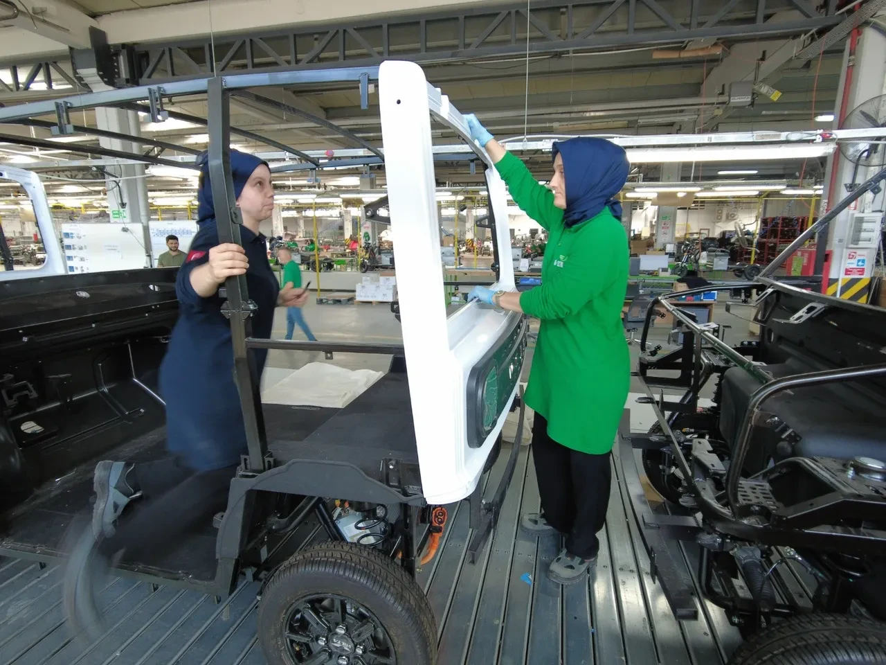 Yüzde 100 yerli, 4 kişilik elektrikli araç seri üretime hazır