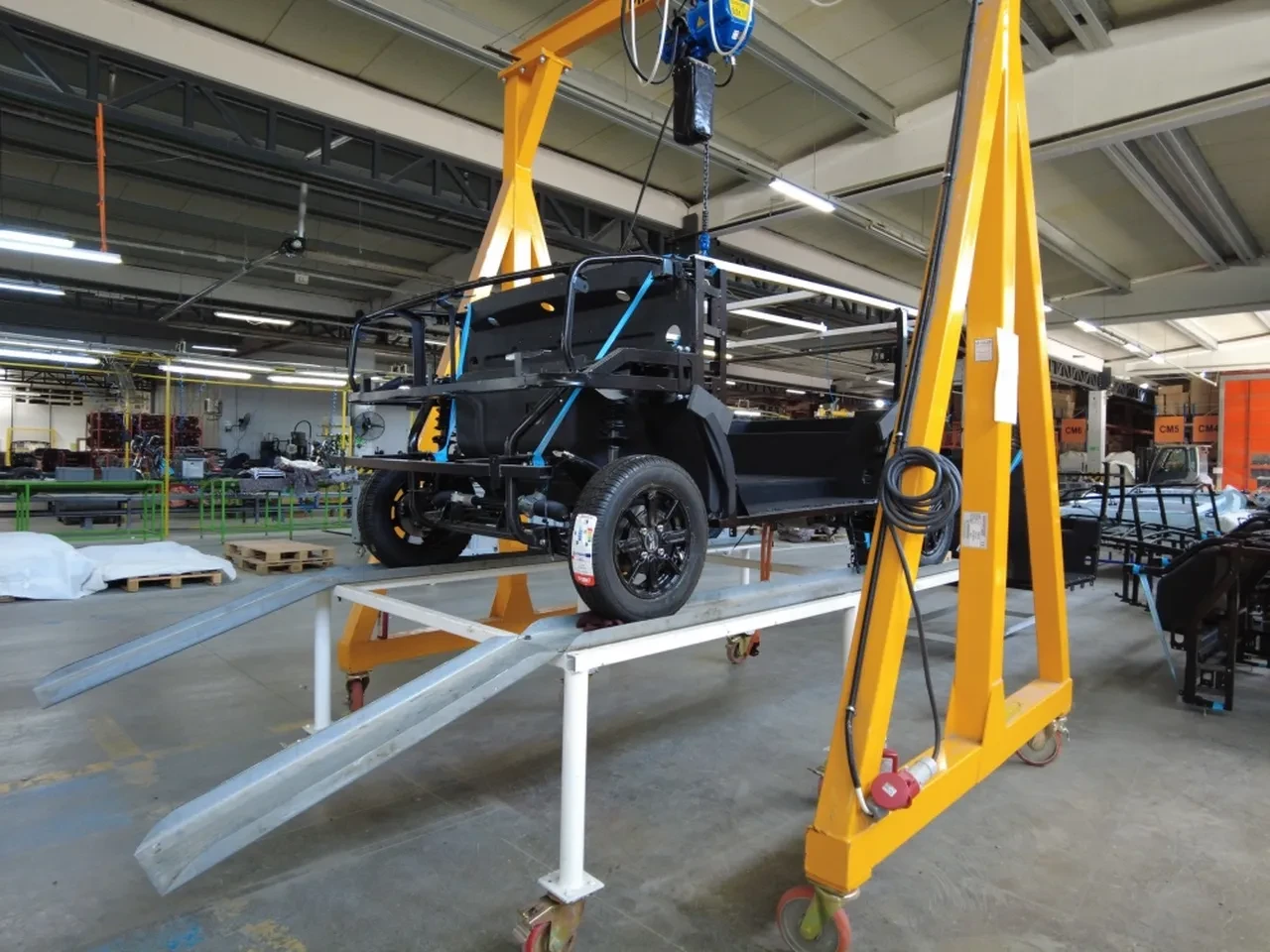 Yüzde 100 yerli, 4 kişilik elektrikli araç seri üretime hazır