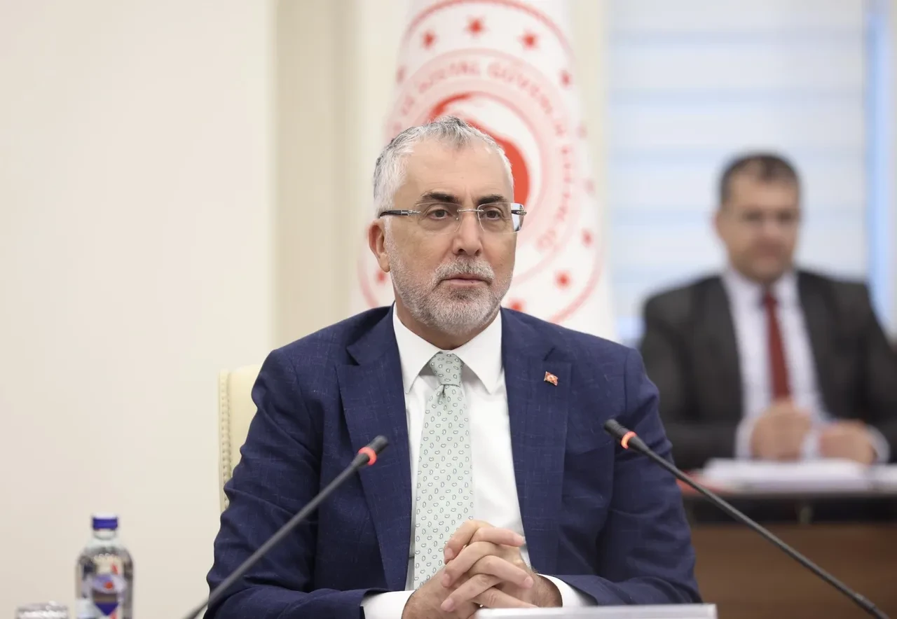 Bakan Işıkhan'dan OVP değerlendirmesi: 2028 yılında işsizlik hedefi yüzde 7,8