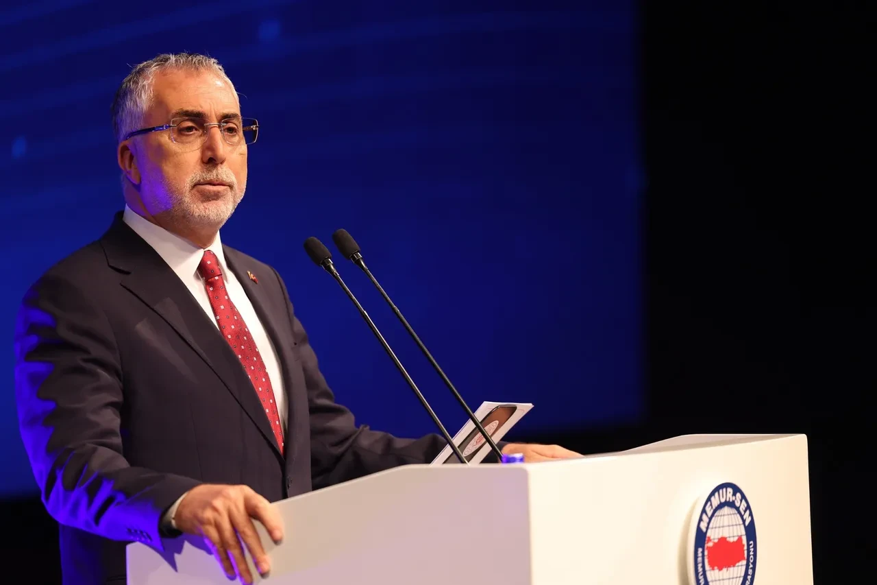 Bakan Işıkhan'dan OVP değerlendirmesi: 2028 yılında işsizlik hedefi yüzde 7,8