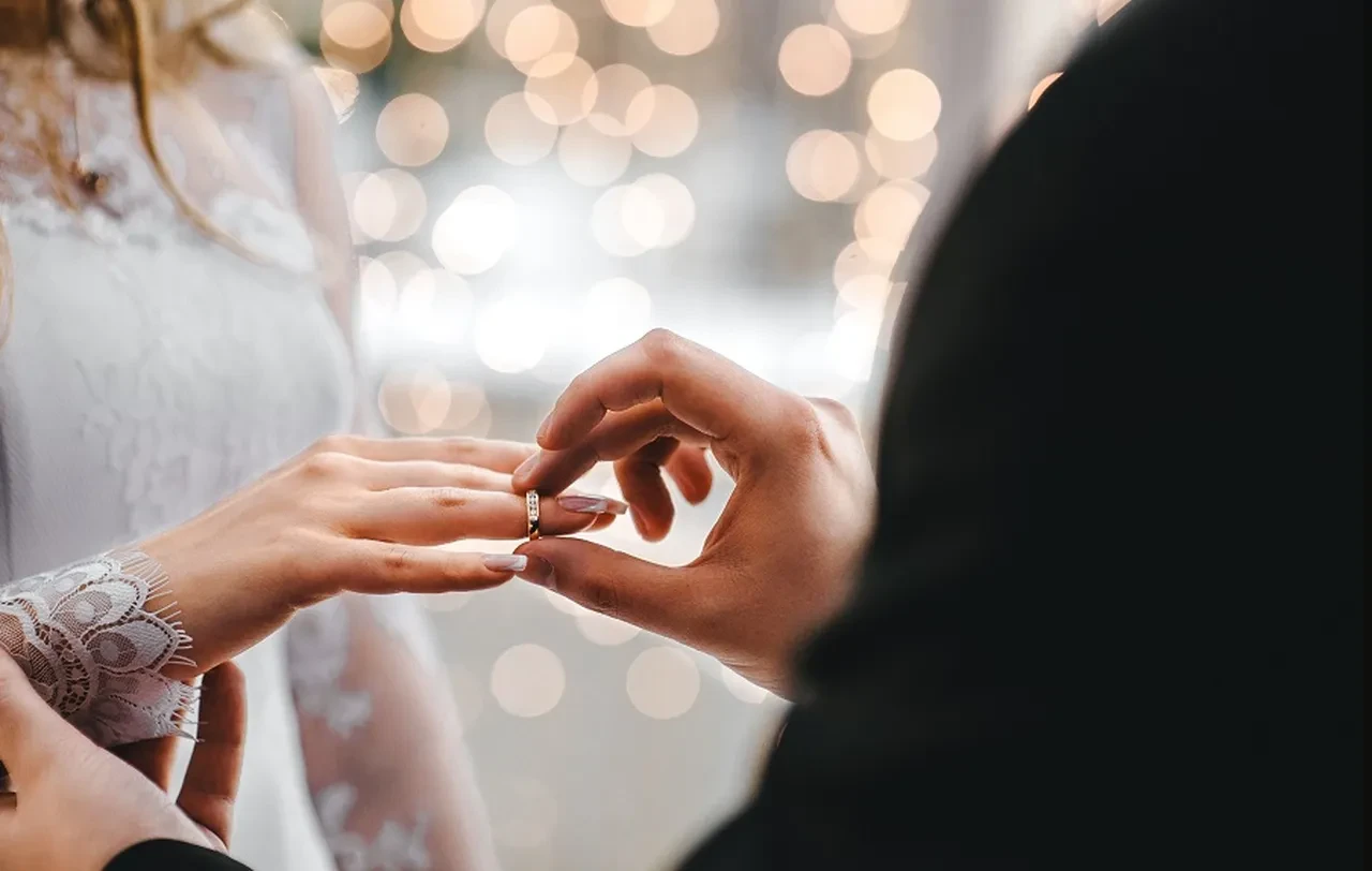 Boşanan kadın 300 gün evlenemez kanunu değişecek mi? AYM karar için toplanıyor