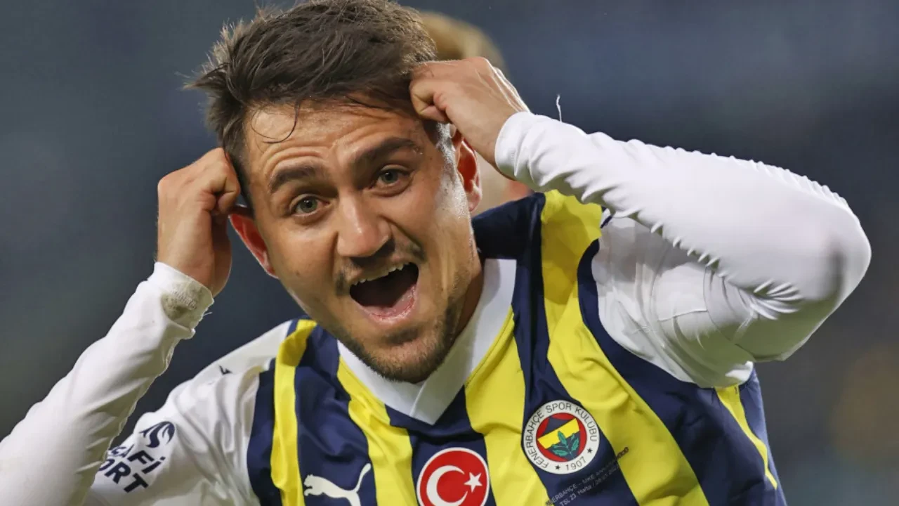 /futbol/fenerbahceden-besiktasa-transfer-cengiz-under-resmen-kartal-oldu-3247291