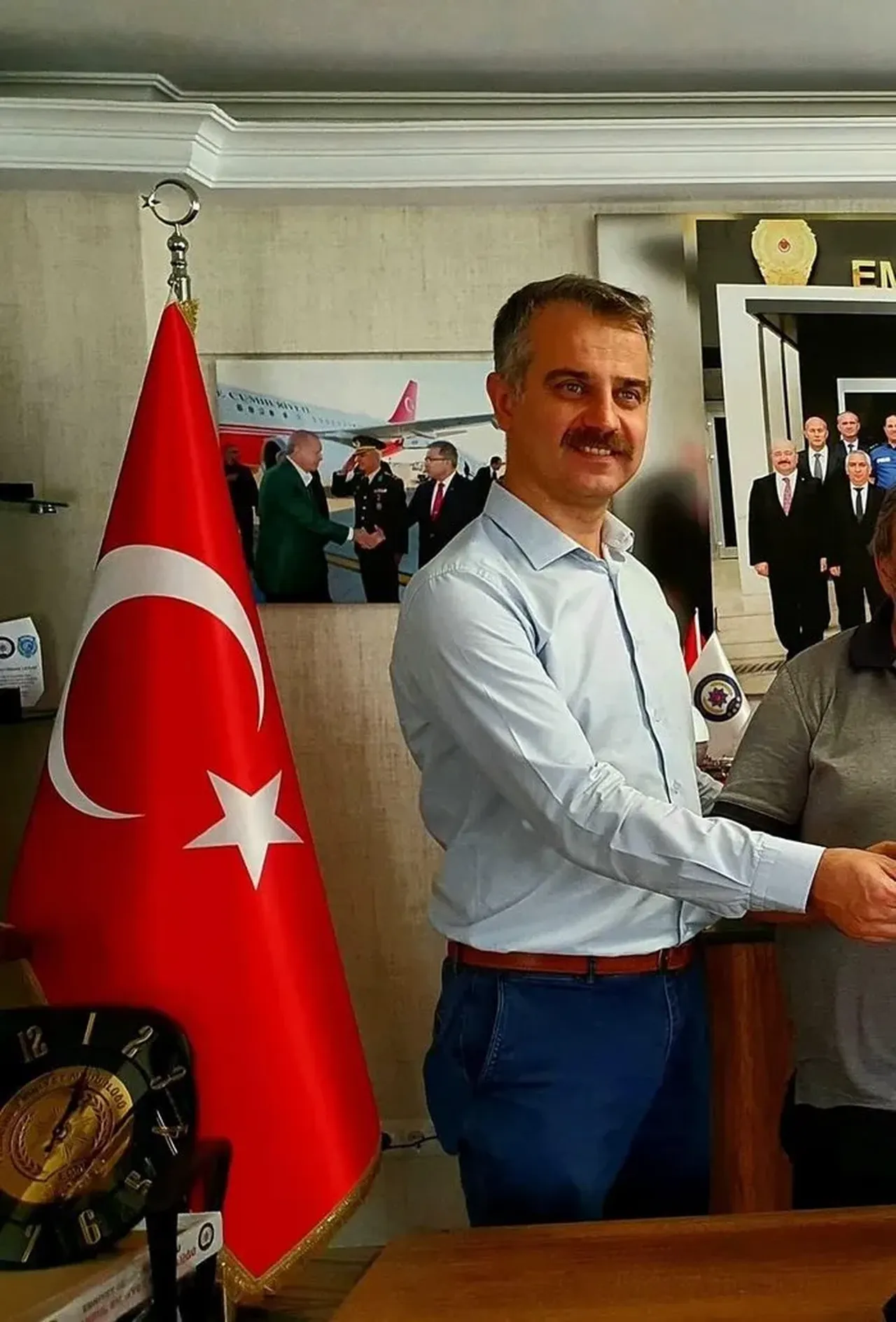 İzmir'de polis karakoluna silahlı saldırı! 2 polis şehit oldu