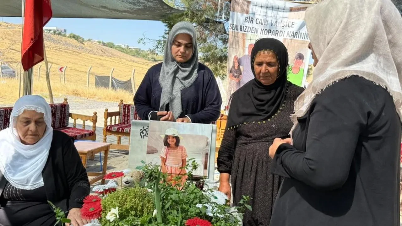Narin Güran'ın mezarında dikkat çeken sözler! Babası 'Rabbim misliyle başına getirsin' dedi