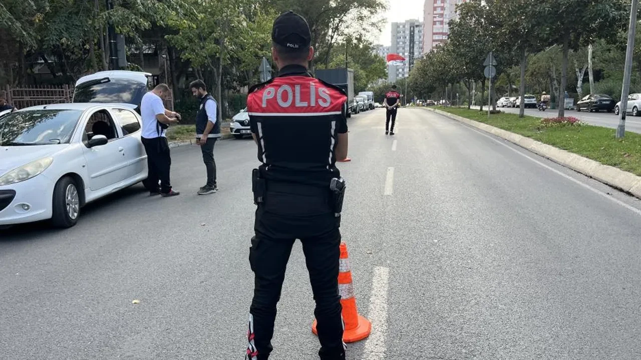 Okullar açıldı, İstanbul'da polisler harekete geçti