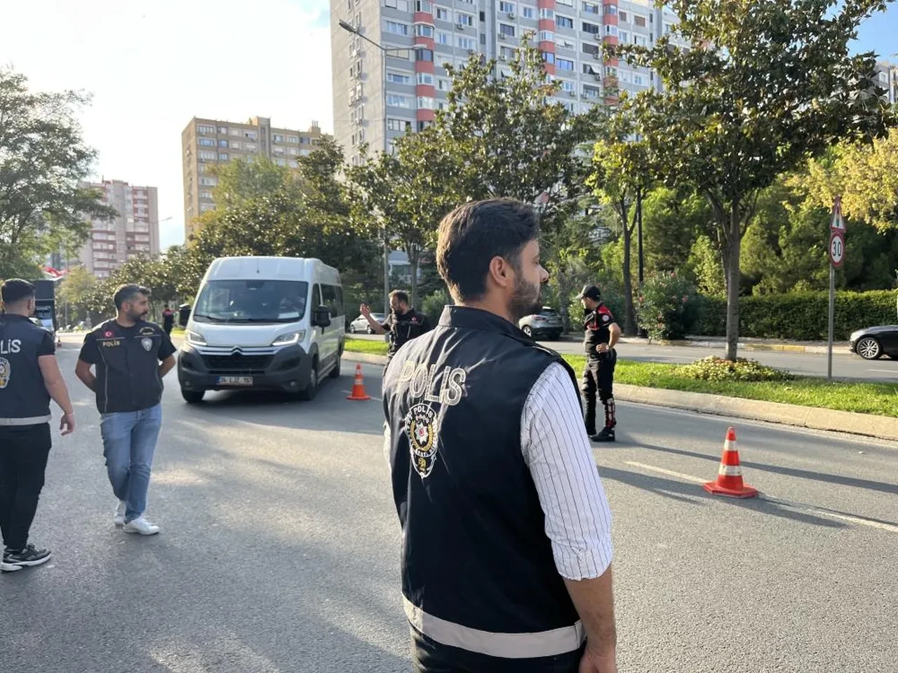 Okullar açıldı, İstanbul'da polisler harekete geçti