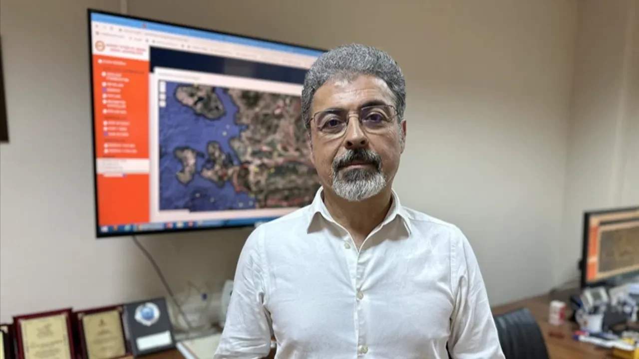 Peş peşe depremler sonrası Hasan Sözbilir uyardı: 'Ölü faylar tetiklendi, sarsıntılar sürecek'