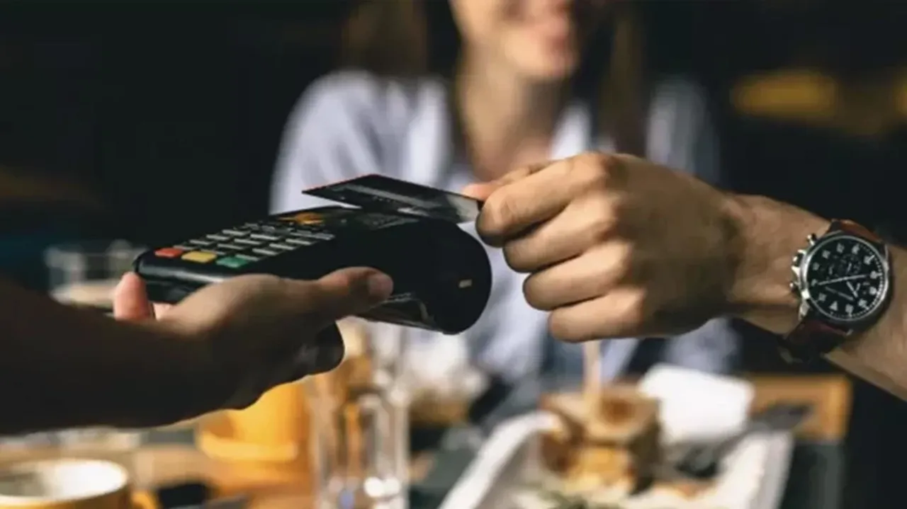 Rekabet Kurumu'ndan yemek kartı devlerine soruşturma! Milyonlarca kullanıcısı olan kartlar iptal mi olacak?
