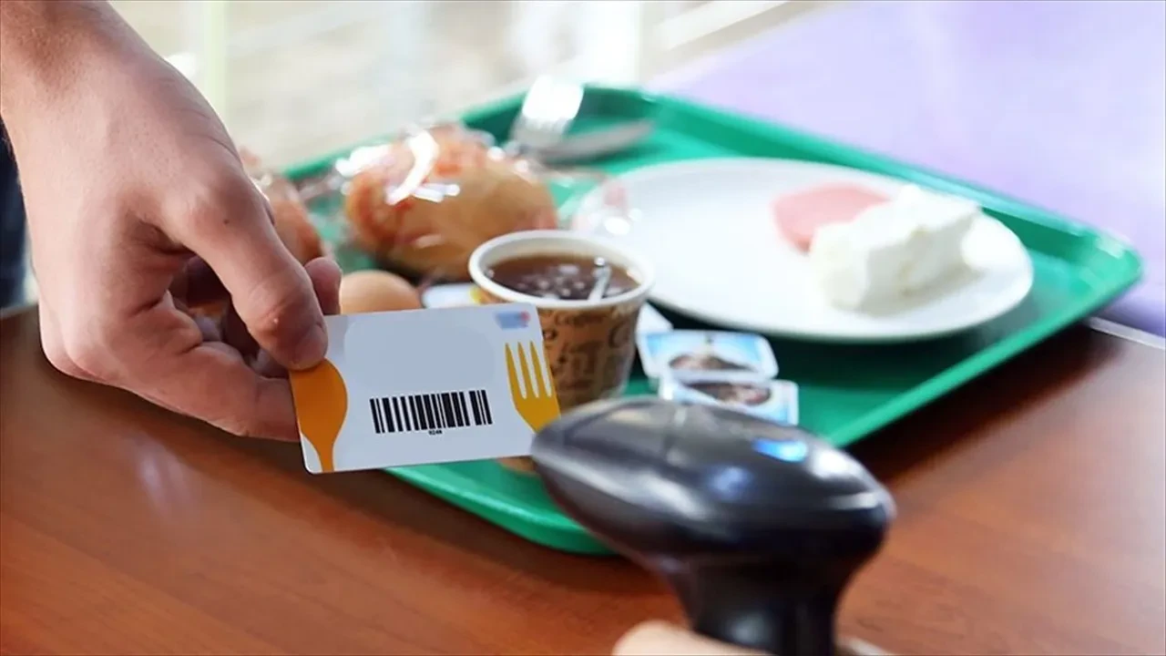Rekabet Kurumu'ndan yemek kartı devlerine soruşturma! Milyonlarca kullanıcısı olan kartlar iptal mi olacak?