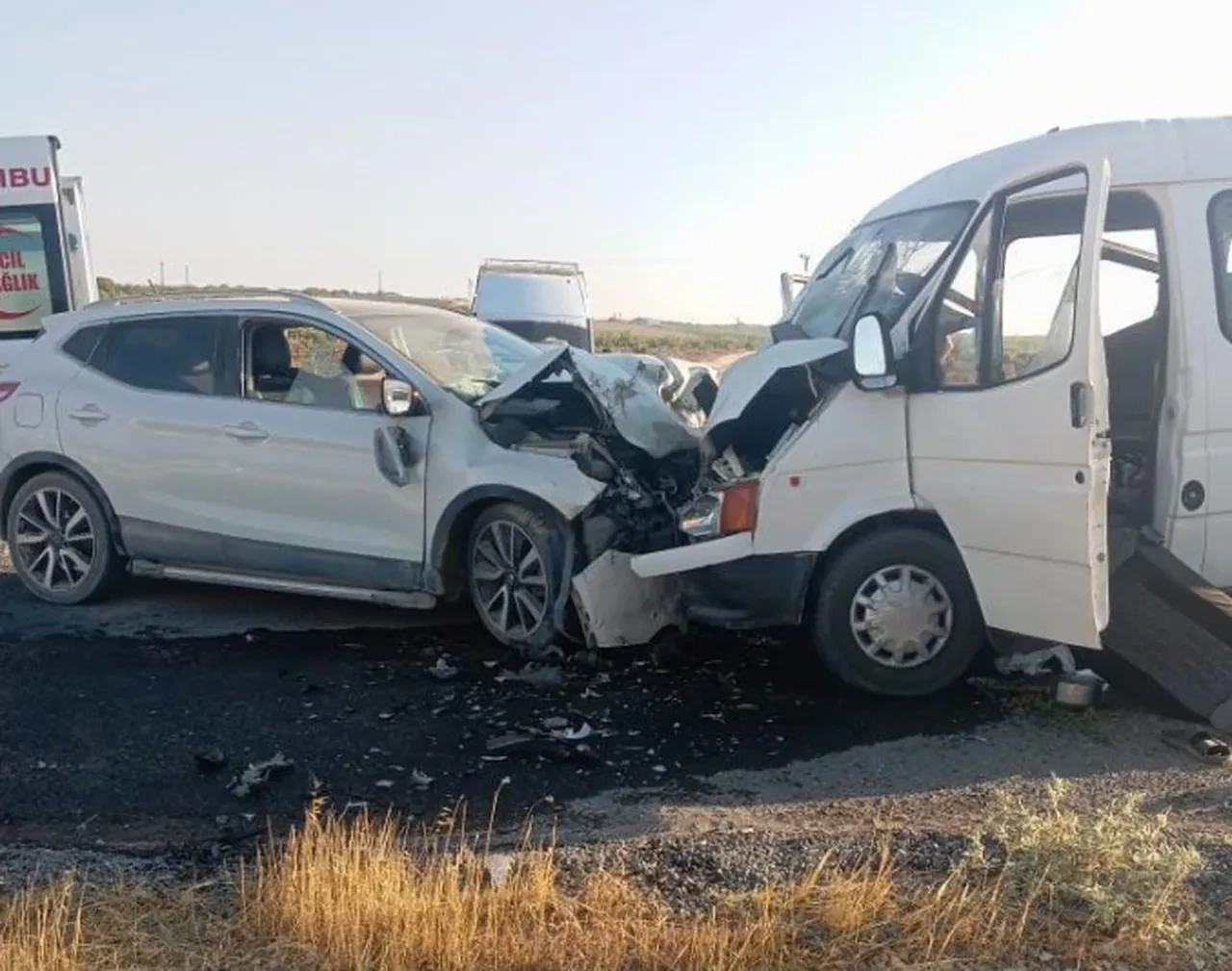 Şanlıurfa'da feci kaza! Kafa kafaya çarpıştılar: Çok sayıda yaralı var