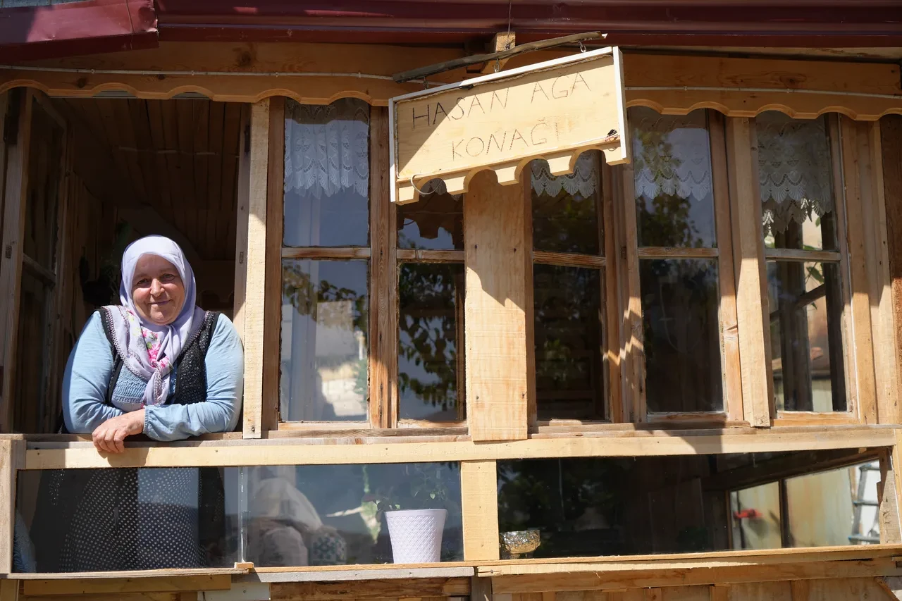 Yıllardır kiracı oldukları evi konağa çevirdiler! Gören hayran kalıyor